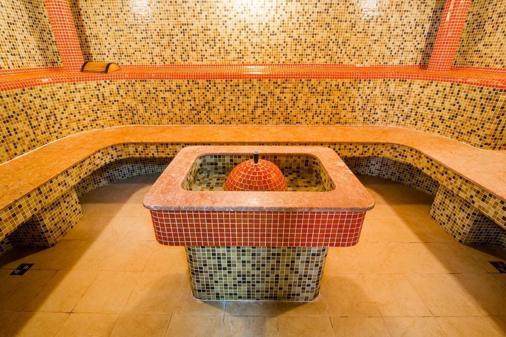 Georg Palace Hotel Çernivtsi Dış mekan fotoğraf